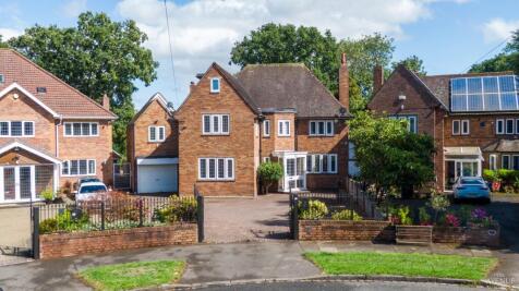 6 bedroom detached house for sale