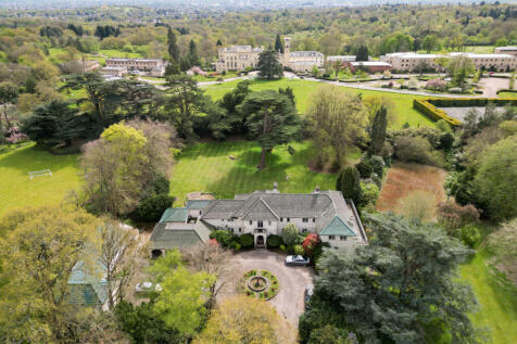7 bedroom detached house for sale