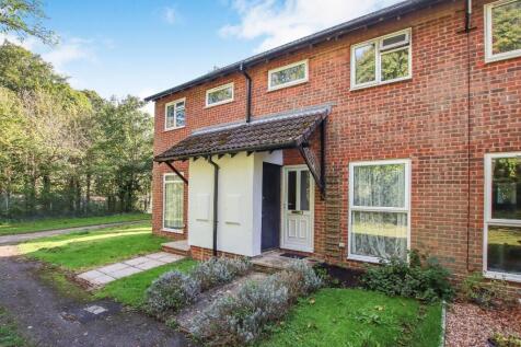 Harvester Way, Lymington, Hampshire... 2 bed terraced house for sale