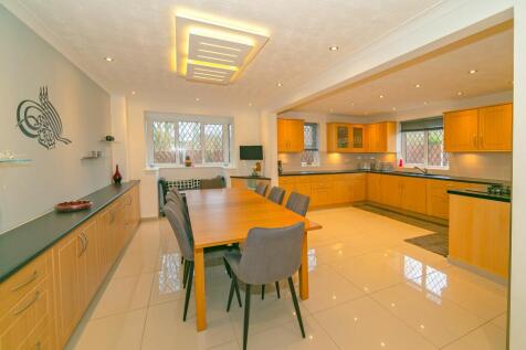East Dales, Heelands, MK13 6 bed detached house for sale