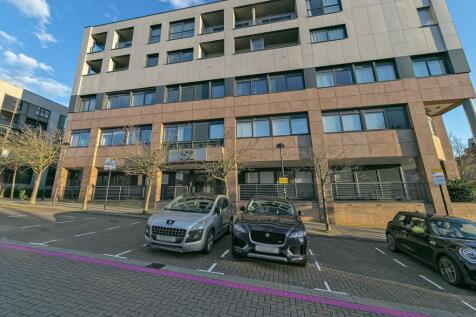Silbury Boulevard, Milton Keynes, MK9 1 bed apartment for sale