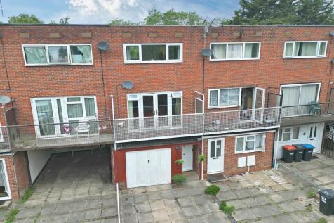 Waterside, Peartree Bridge, MK6 3 bed terraced house for sale