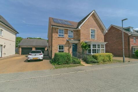 Lucius Lane, Fairfields, MK11 4 bed detached house for sale