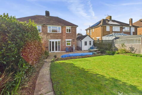 Freeman Avenue, Eastbourne BN22 3 bed semi