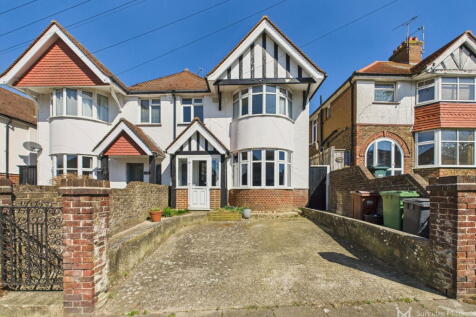Harding Avenue, Eastbourne BN22 4 bed semi