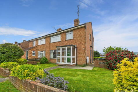 Gilda Crescent, Polegate BN26 3 bed semi