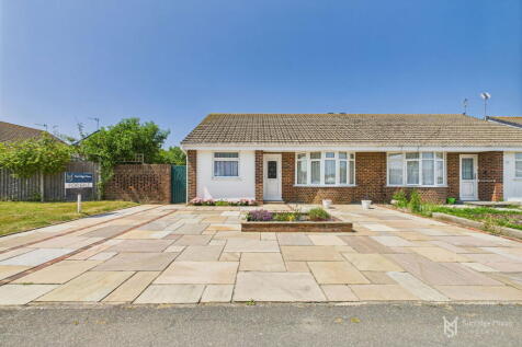 Kingfisher Drive, Eastbourne BN23 2 bed semi