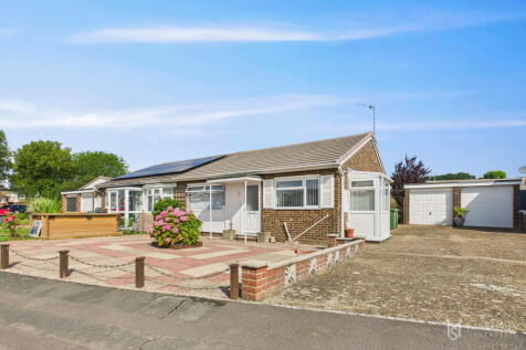 2 bedroom semi-detached bungalow for sale