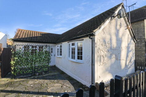 Gladstone Road, Buckhurst Hill IG9 2 bed semi