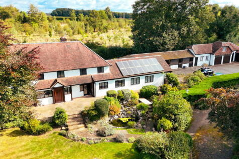 Amersham HP7 6 bed detached house for sale
