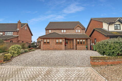 4 bedroom detached house for sale