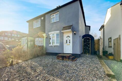Spital Lane, Brentwood CM14 3 bed semi