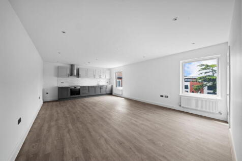 Victoria Road, Horley RH6 2 bed apartment for sale