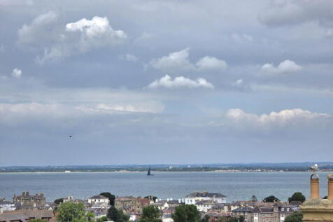 West Hill Road, Ryde PO33 1 bed flat for sale