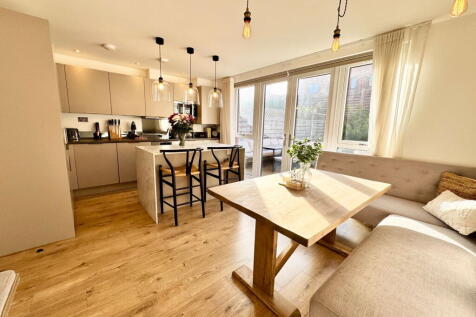 Booth Square, Stockport SK8 4 bed terraced house for sale