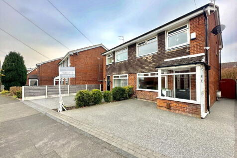 Dunnock Close, Stockport SK2 3 bed semi