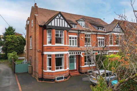 Broomfield Road, Stockport SK4 6 bed semi
