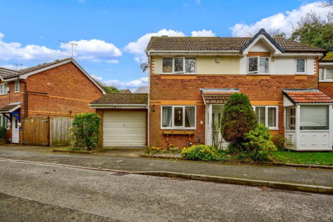 2 bedroom semi-detached house for sale