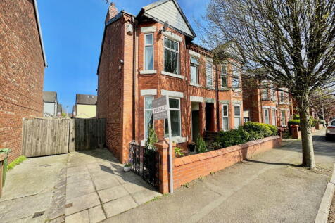 Balmoral Drive, Manchester M34 3 bed semi