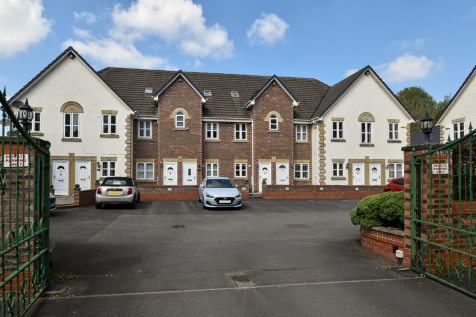 Parkside Mansions, Liverpool L36 2 bed maisonette for sale