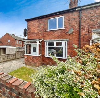 2 bedroom semi-detached house for sale