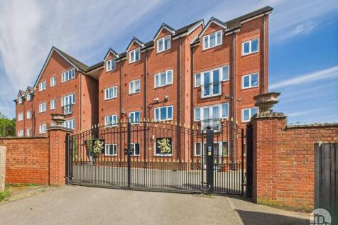 2 bedroom ground floor flat for sale