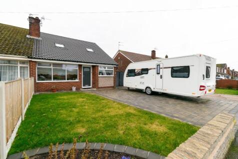 5 bedroom semi-detached house for sale