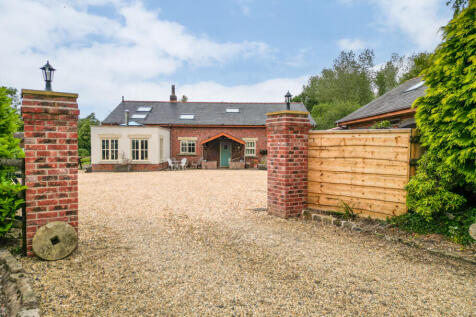 6 bedroom detached house for sale