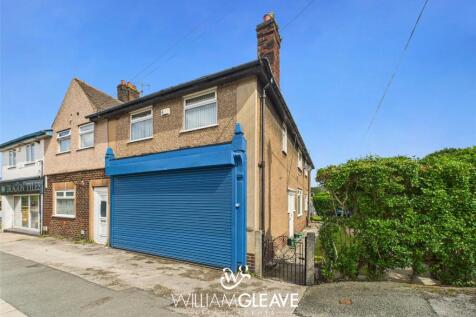 4 bedroom end of terrace house for sale