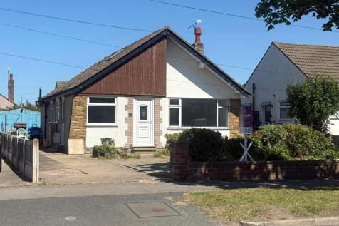 4 bedroom detached bungalow for sale