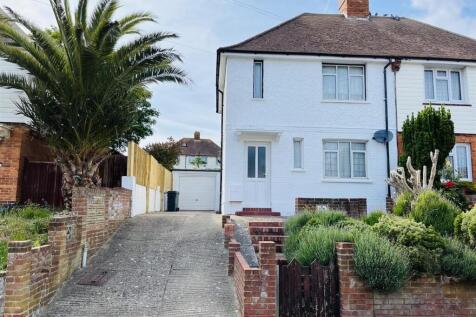 Command Road, Eastbourne BN20 3 bed semi