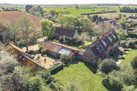 Hindringham 5 bed detached house for sale