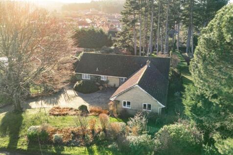 Sheringham 4 bed detached bungalow for sale