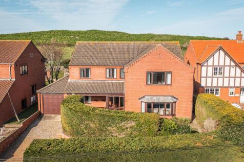 Sheringham 4 bed detached house for sale