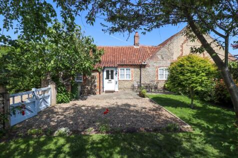 Holt 2 bed cottage for sale