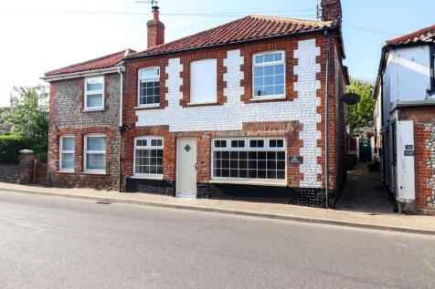 East Runton 4 bed cottage for sale