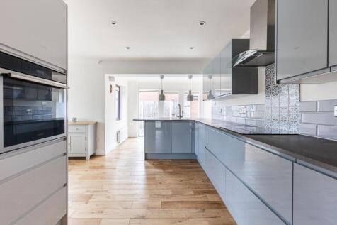 Holt 3 bed bungalow for sale