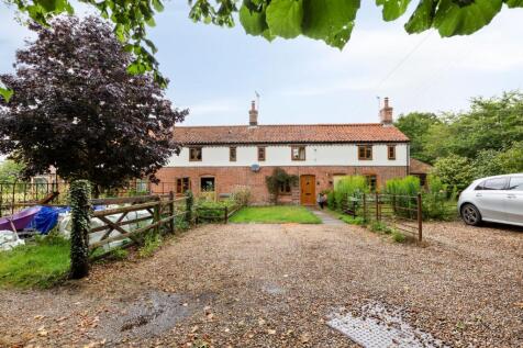 Sustead 2 bed terraced house for sale