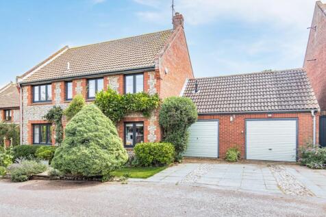 Salthouse 4 bed detached house for sale