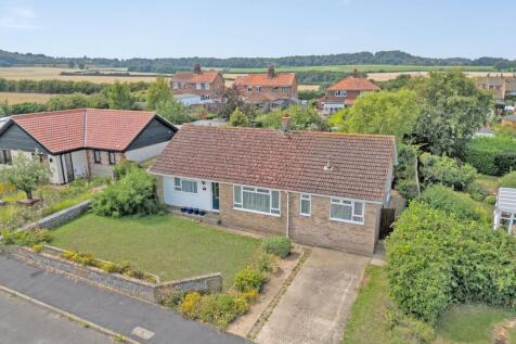 Weybourne 3 bed detached bungalow for sale