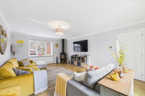 4 bedroom detached bungalow for sale