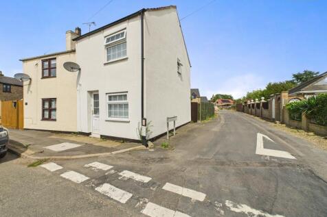 2 bedroom cottage for sale