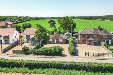Syderstone 3 bed property with land for sale