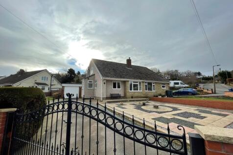 4 bedroom semi-detached bungalow for sale