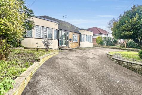 Park Road, New Barnet, Hertfordshire... 4 bed detached house for sale