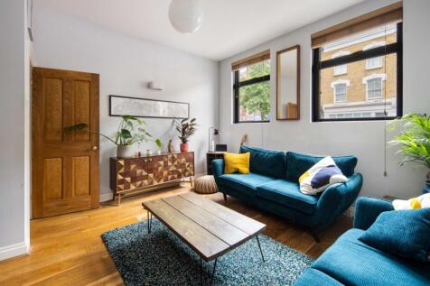 Chatsworth Road, Lower Clapton... 2 bed flat for sale