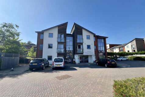Kings Place, Fleet GU51 1 bed apartment for sale