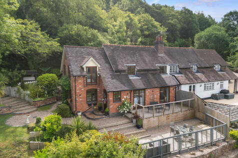 Hillview Cottage, Ankerdine Hill... 4 bed semi