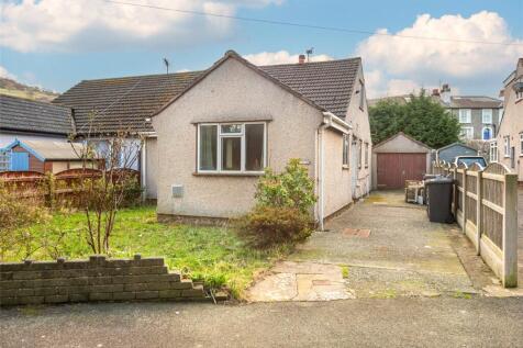 Maes Y Glyn, Llanfairfechan, Conwy, LL33 5 bed bungalow for sale