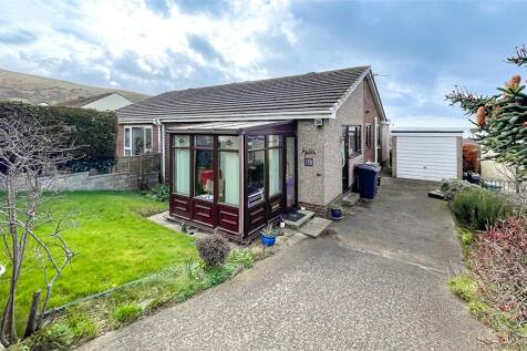 Gorwel, Llanfairfechan, Conwy, LL33 2 bed bungalow for sale